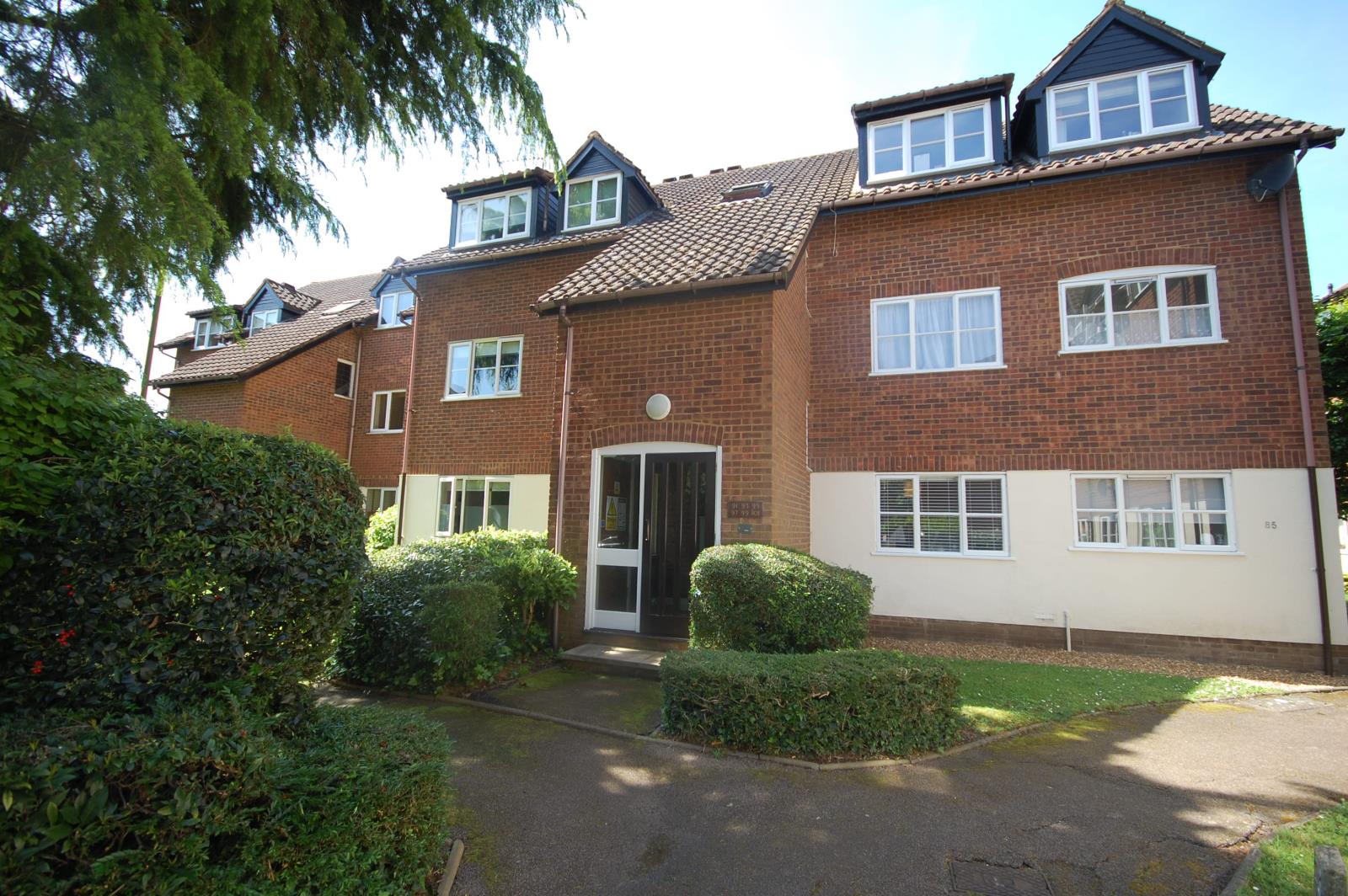 Galdana Avenue, Barnet